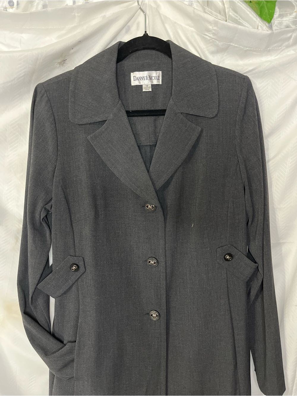 New Danny & Nicole Black Long Sleeve A-Line lightweight coat Great condition 14